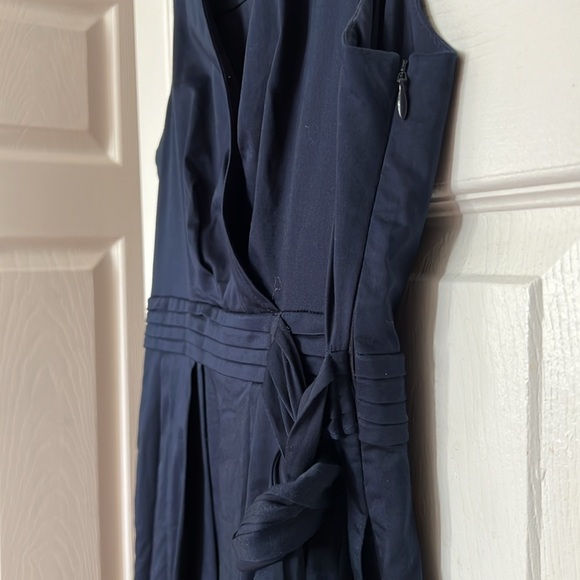White House Black Market navy dress size 8p sleeveless with pockets. - Picture 3 of 4